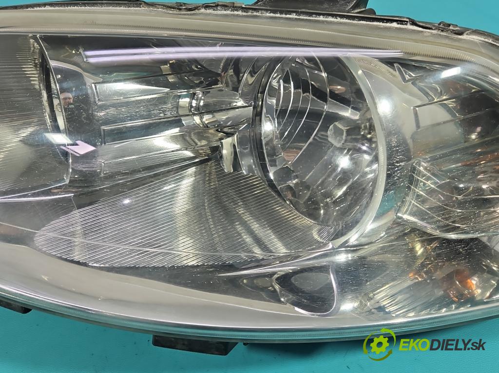 Fiat Croma II 2005-2010 1.9 jtd 150 HP manual 110 kW 1910 cm3 5- Reflektor: ľavý 51733561 (Kľučka dverí ostatné)
