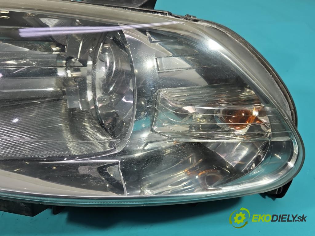 Fiat Croma II 2005-2010 1.9 jtd 150 HP manual 110 kW 1910 cm3 5- Reflektor: ľavý 51733561 (Kľučka dverí ostatné)