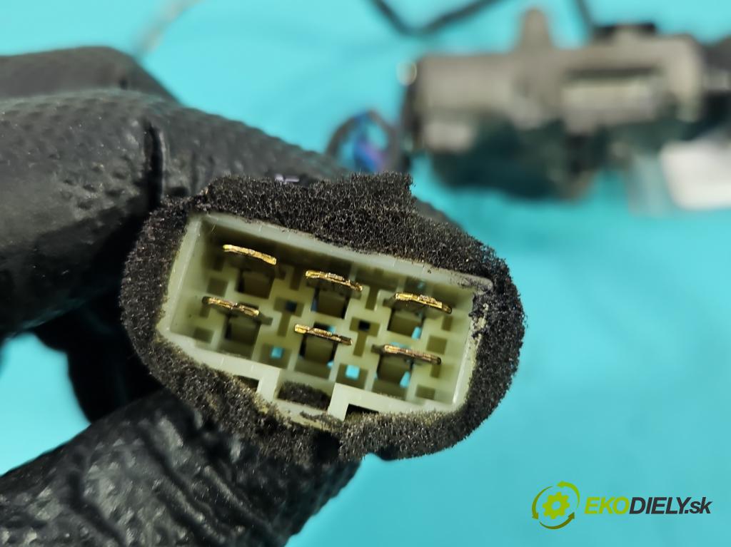 Hyundai Atos 1.0 55 HP manual 40,4 kW 999 cm3 5- Spínačka  (Spínacia skrinka)