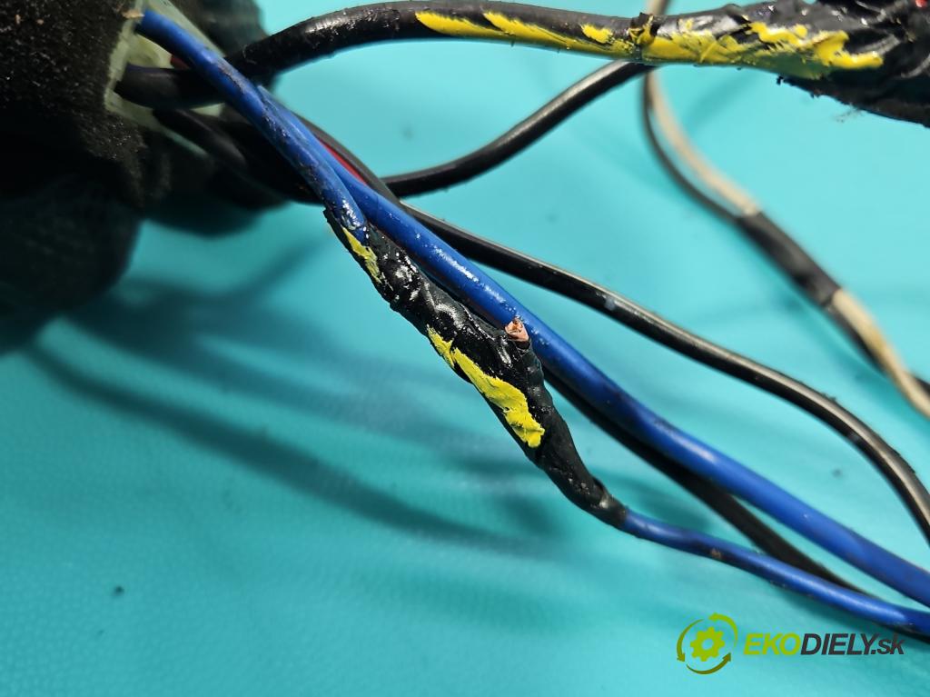 Hyundai Atos 1.0 55 HP manual 40,4 kW 999 cm3 5- Spínačka  (Spínacia skrinka)