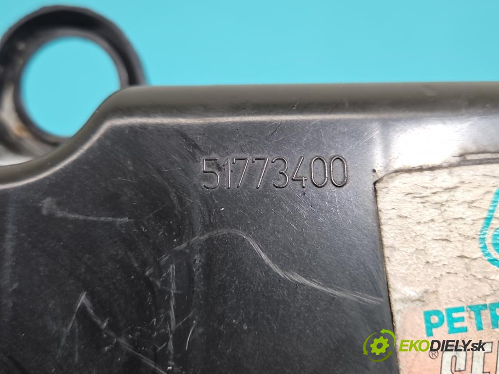 Fiat Punto Grande 1.4 8V 77 HP manual 57 kW 1368 cm3 5- obal filtra vzduchu 51773400 (Obal vzduchového filtra)