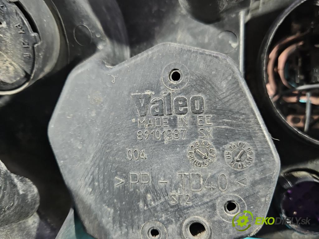 Fiat Punto Grande 1.4 8V 77 hp manual 57 kW 1368 cm3 5- světlo levý  (Klika dveří ostatní)