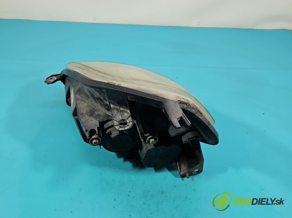 Fiat Punto Grande 1.4 8V 77 HP manual 57 kW 1368 cm3 5- Reflektor: pravý 89101388 (Svetlo predné pravé)