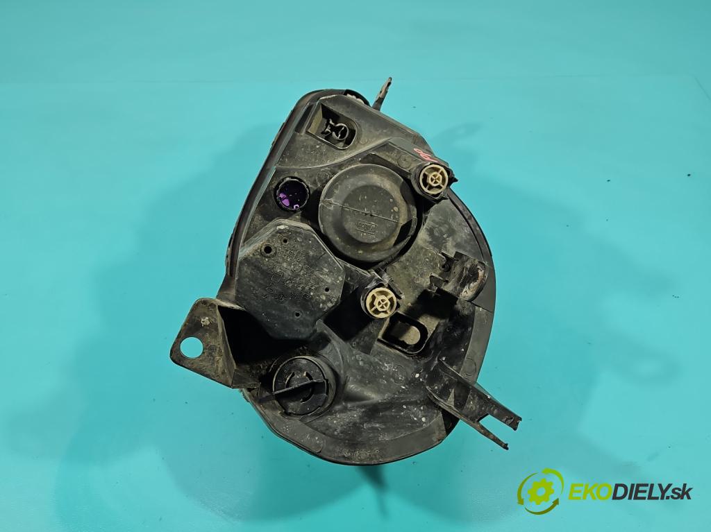 Fiat Punto Grande 1.4 8V 77 HP manual 57 kW 1368 cm3 5- Reflektor: pravý 89101388 (Svetlo predné pravé)