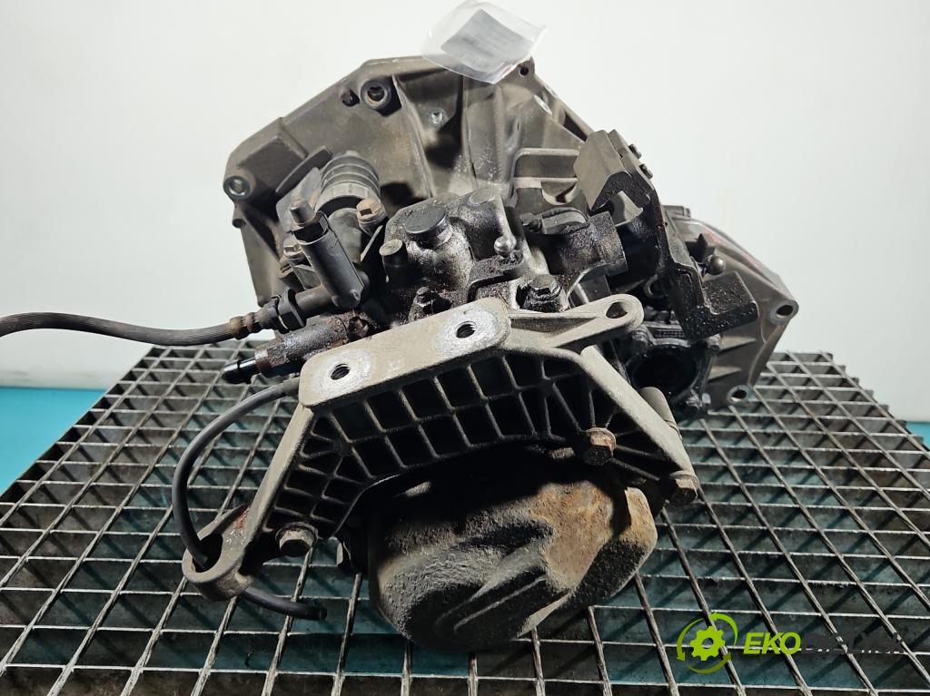 Fiat Punto Grande 1.4 8V 77 hp manual 57 kW 1368 cm3 5- převodovka stupňová manual