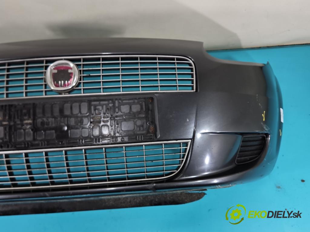 Fiat Punto Grande 1.4 8V 77 hp manual 57 kW 1368 cm3 5- nárazník přední  (Klika dveří ostatní)