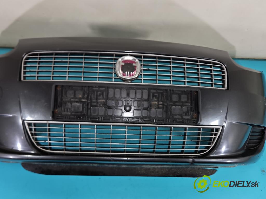 Fiat Punto Grande 1.4 8V 77 hp manual 57 kW 1368 cm3 5- nárazník přední  (Klika dveří ostatní)