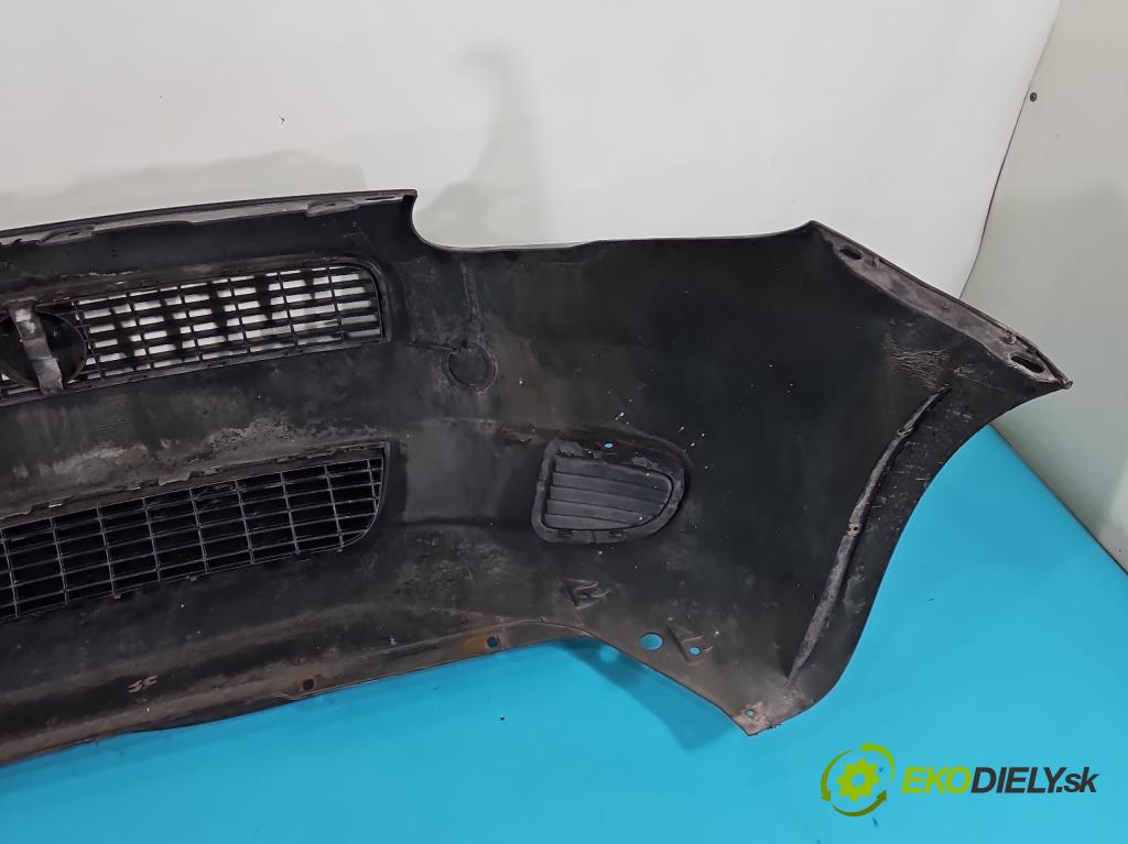 Fiat Punto Grande 1.4 8V 77 hp manual 57 kW 1368 cm3 5- nárazník přední  (Klika dveří ostatní)