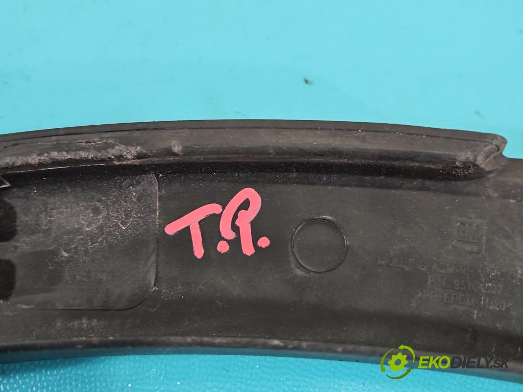 Opel Mokka A 2012-2019 1.4 T 140 hp manual 103 kW 1364 cm3 5- lišta blatník: zadní pravé 95164507 (Lišta)