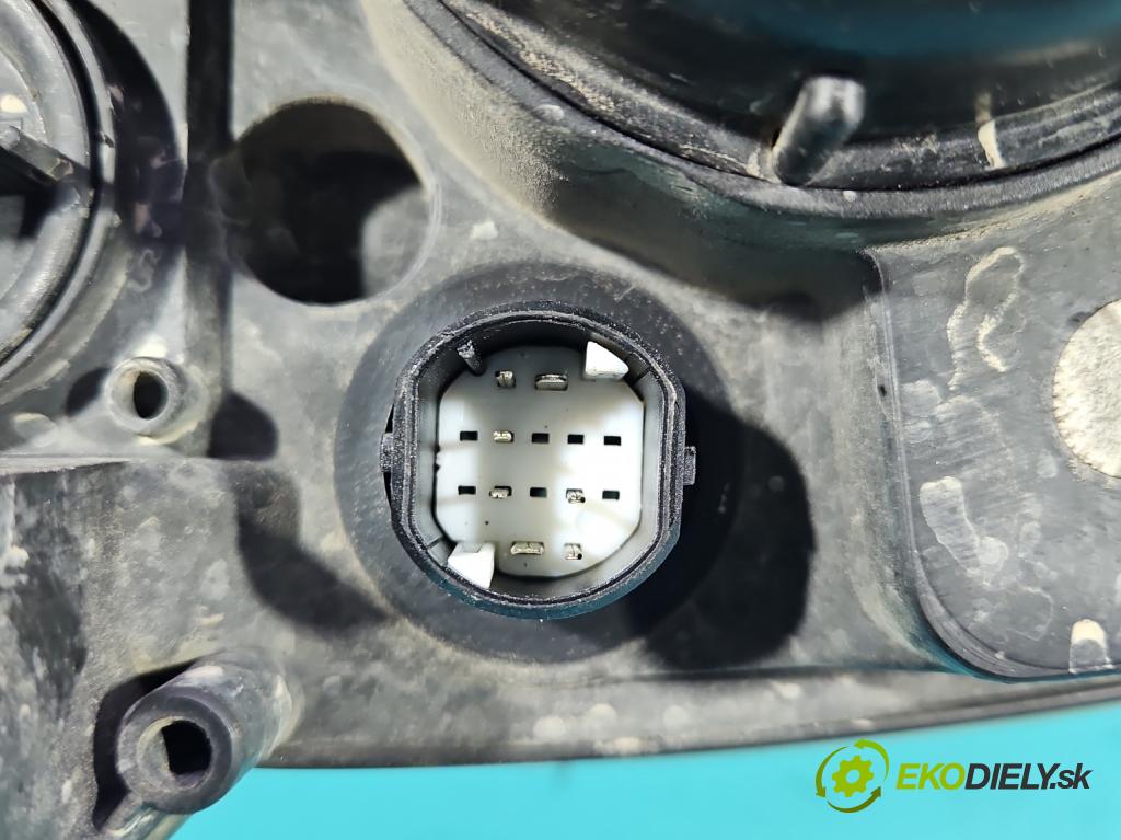 Fiat Bravo II 2007-2014 1.9 jtd 120 HP manual 88 kW 1910 cm3 5- Reflektor: pravý 51757534 (Svetlo predné pravé)