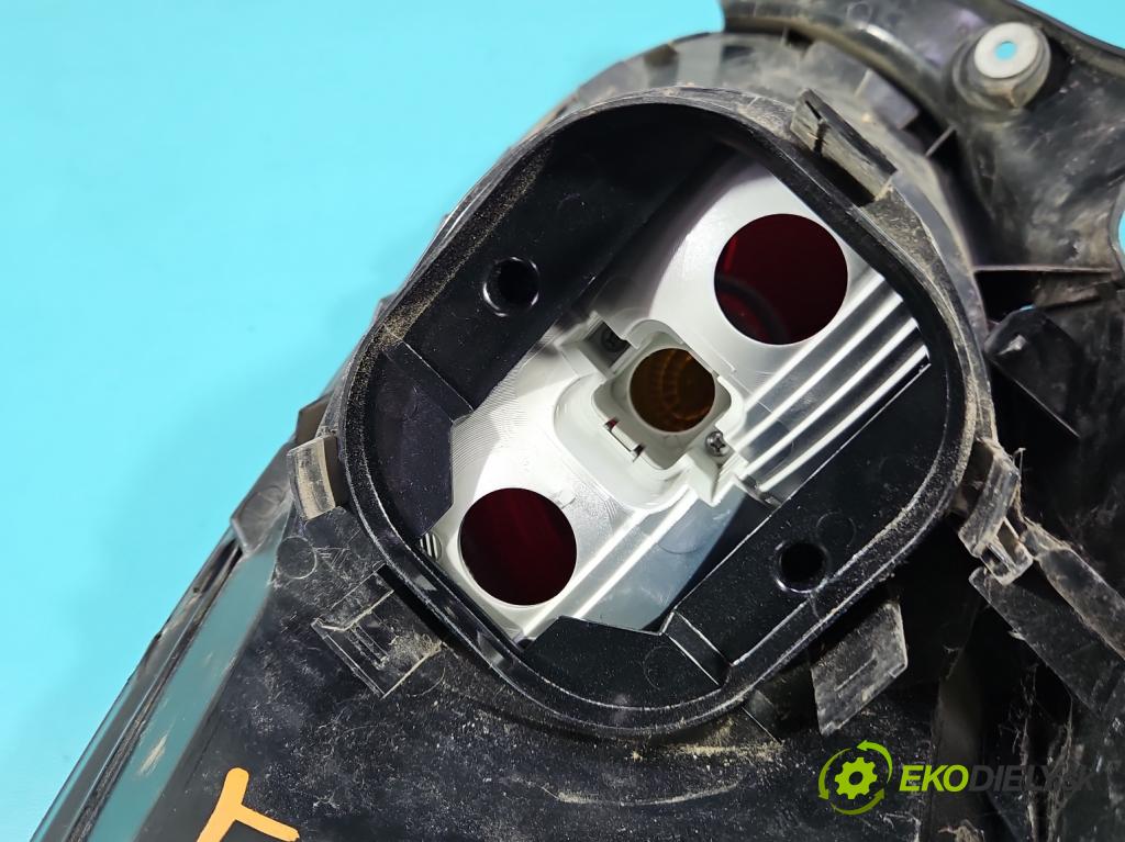 Fiat Bravo II 2007-2014 1.9 jtd 120 HP manual 88 kW 1910 cm3 5- svetlo / reflektor zadné ľavé 51757544 (Kľučka dverí ostatné)