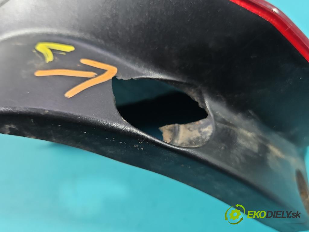 Fiat Bravo II 2007-2014 1.9 jtd 120 HP manual 88 kW 1910 cm3 5- svetlo / reflektor zadné pravé  (Kľučka dverí ostatné)