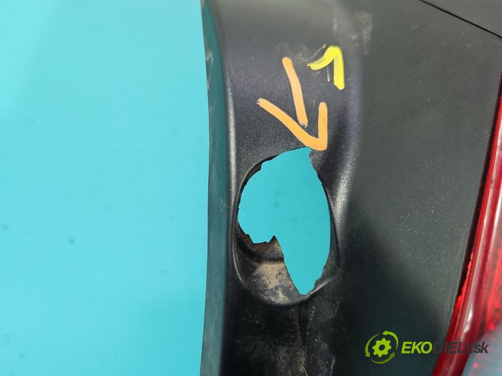 Fiat Bravo II 2007-2014 1.9 jtd 120 HP manual 88 kW 1910 cm3 5- svetlo / reflektor zadné pravé  (Kľučka dverí ostatné)