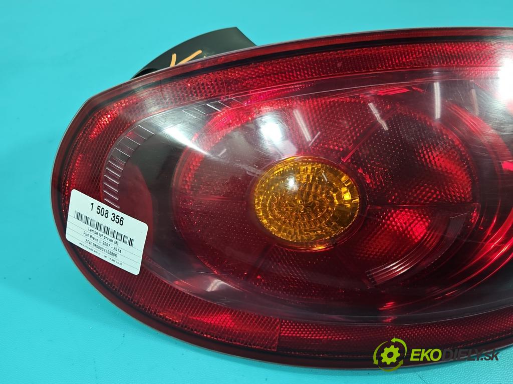 Fiat Bravo II 2007-2014 1.9 jtd 120 HP manual 88 kW 1910 cm3 5- svetlo / reflektor zadné pravé  (Kľučka dverí ostatné)