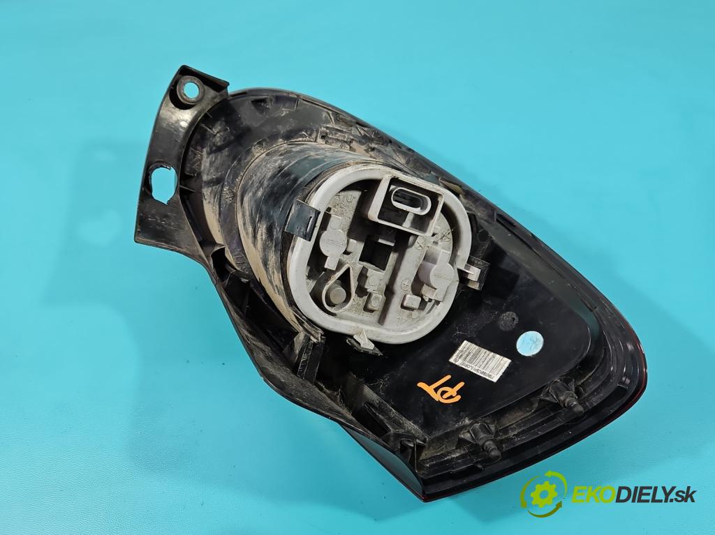 Fiat Bravo II 2007-2014 1.9 jtd 120 HP manual 88 kW 1910 cm3 5- svetlo / reflektor zadné pravé  (Kľučka dverí ostatné)