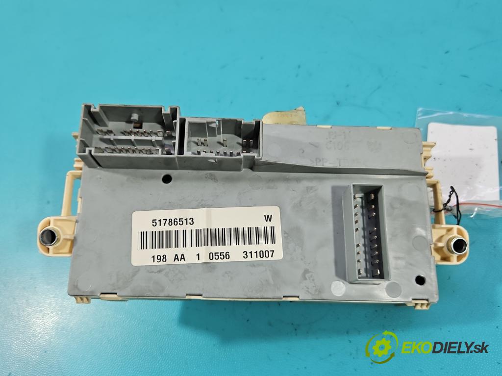Fiat Bravo II 2007-2014 1.9 jtd 120 hp manual 88 kW 1910 cm3 5- skříňka pojistková 51786513 (Pojistková skříňka)