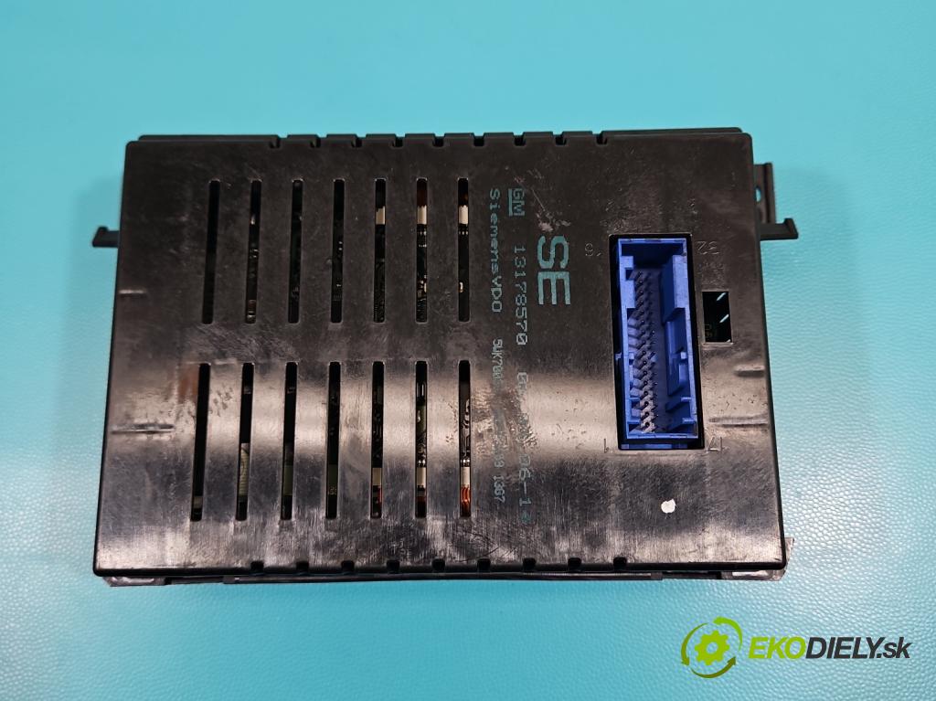 Opel Astra III 2004-2014 1.8 16V 125 HP manual 92 kW 1796 cm3 3- Zobrazit: 13178570 (Prístrojová doska)