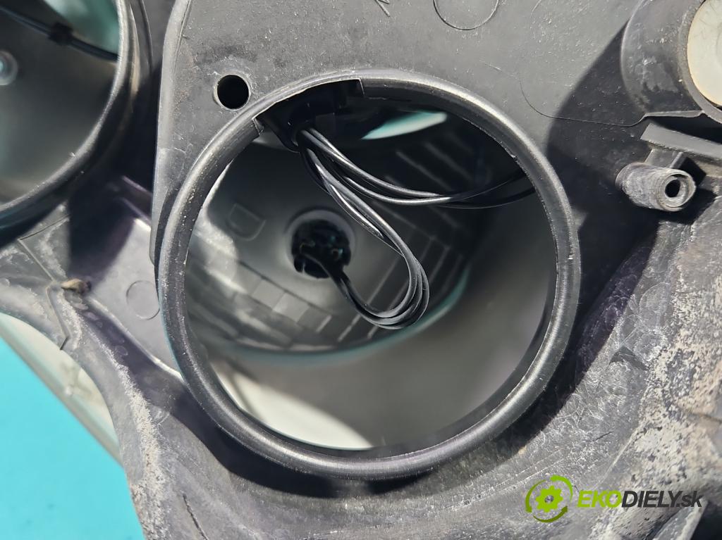 Peugeot Partner II 2008-2018 1.6 hdi 90 HP manual 66 kW 1560 cm3 5- Reflektor: pravý 9682828180 (Svetlo predné pravé)