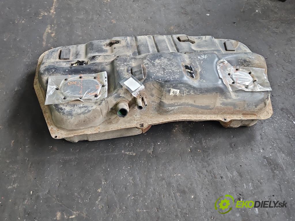 Kia Sportage II 2004-2010 2.0 16V 141 hp manual 104 kW 1975 cm3 5- Nádrž: paliva  (Palivová nádrž)