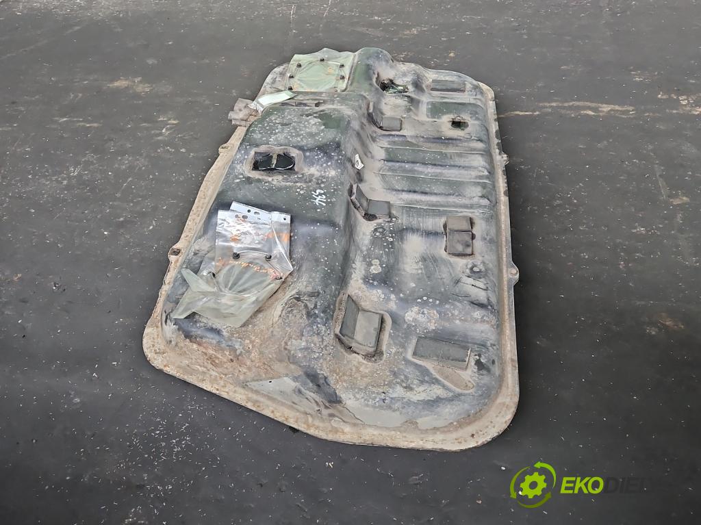 Kia Sportage II 2004-2010 2.0 16V 141 hp manual 104 kW 1975 cm3 5- Nádrž: paliva  (Palivová nádrž)