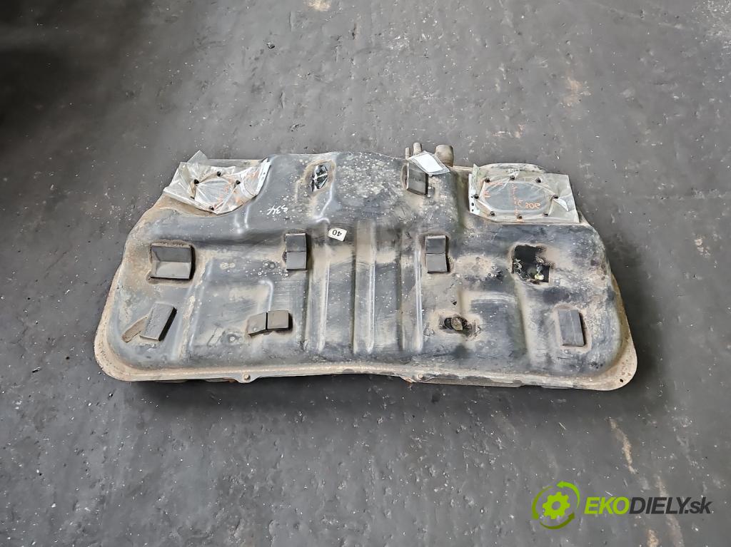 Kia Sportage II 2004-2010 2.0 16V 141 hp manual 104 kW 1975 cm3 5- Nádrž: paliva  (Palivová nádrž)