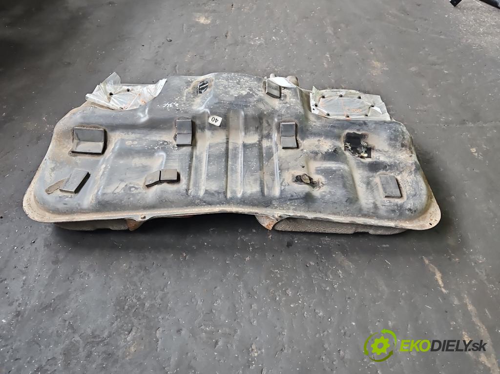 Kia Sportage II 2004-2010 2.0 16V 141 hp manual 104 kW 1975 cm3 5- Nádrž: paliva  (Palivová nádrž)