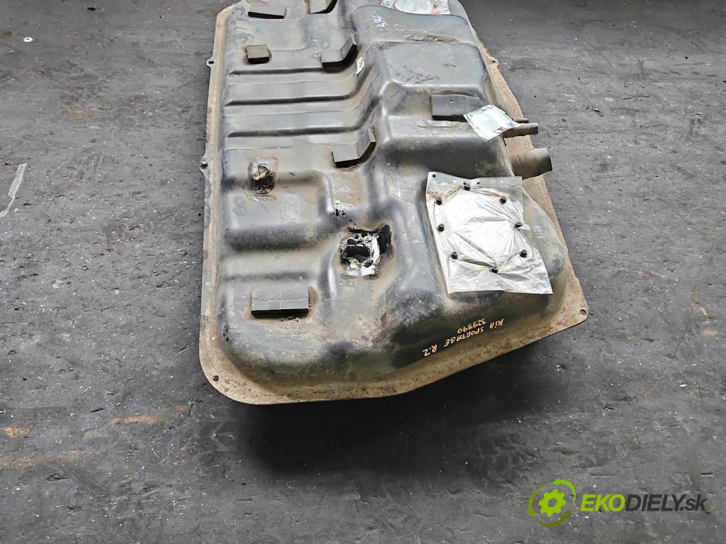 Kia Sportage II 2004-2010 2.0 16V 141 hp manual 104 kW 1975 cm3 5- Nádrž: paliva  (Palivová nádrž)