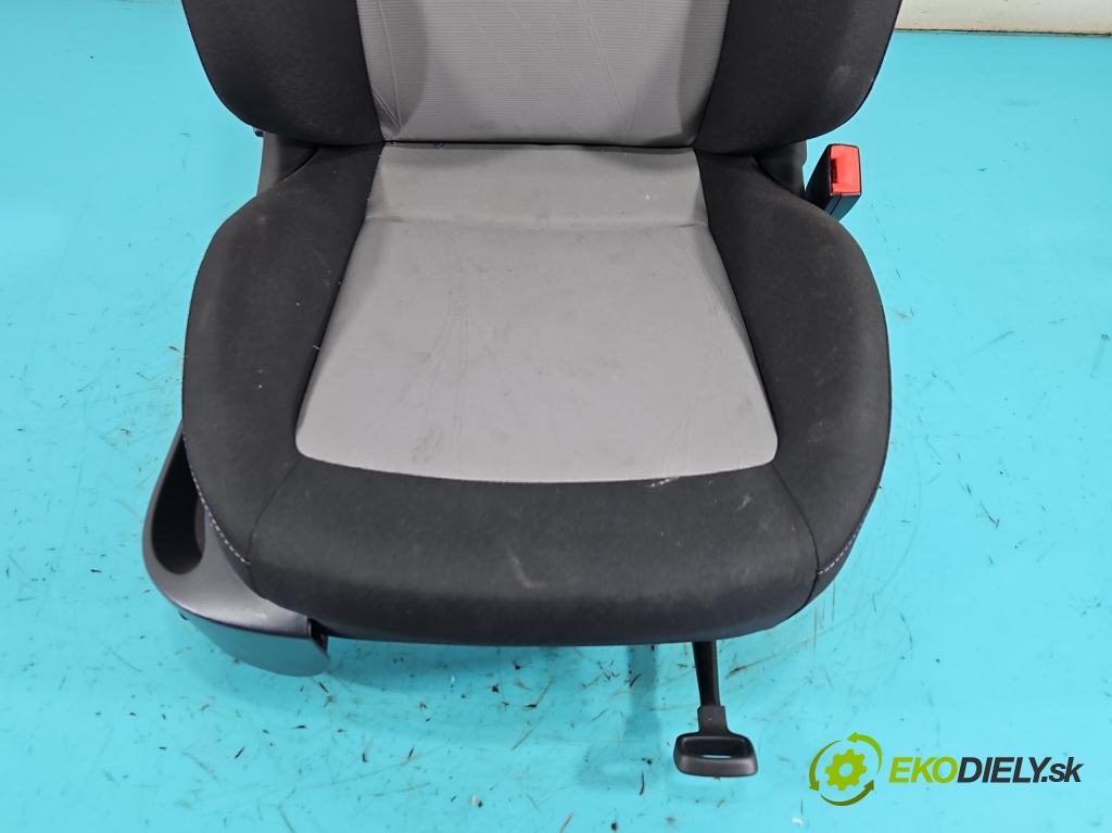 Seat Ibiza IV 6J 2008-2017 1.6 tdi 105 hp manual 77 kW 1598 cm3 5- Sedadlo pravý  (Sedadlo)