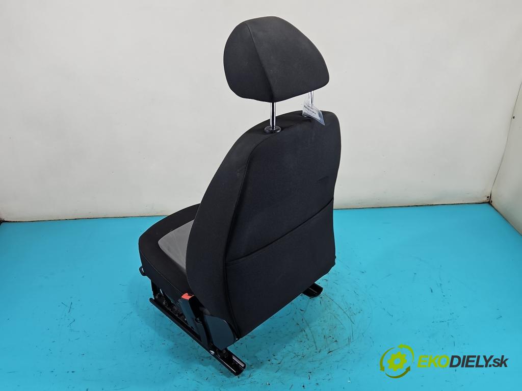 Seat Ibiza IV 6J 2008-2017 1.6 tdi 105 hp manual 77 kW 1598 cm3 5- Sedadlo pravý  (Sedadlo)