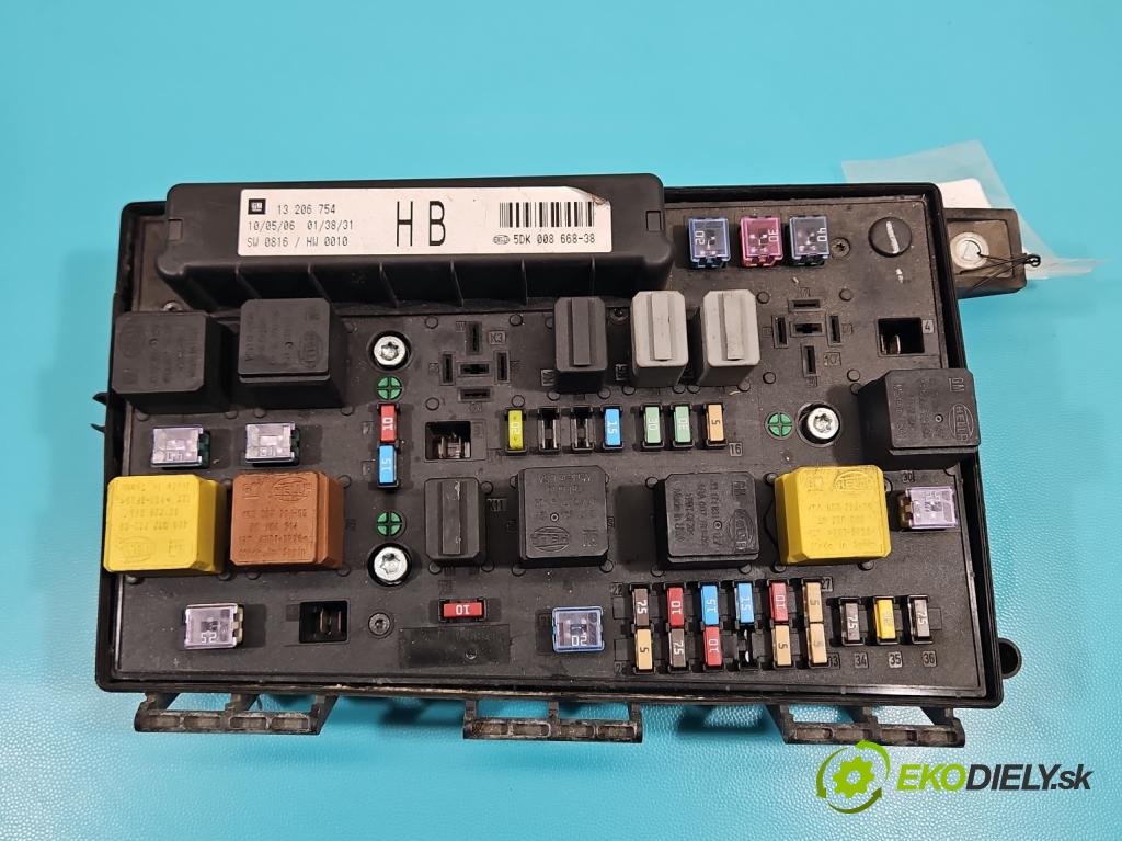 Opel Zafira B 2005-2014 1.9 cdti 120 hp manual 88 kW 1910 cm3 5- skříňka pojistková 13206754 (Pojistková skříňka)