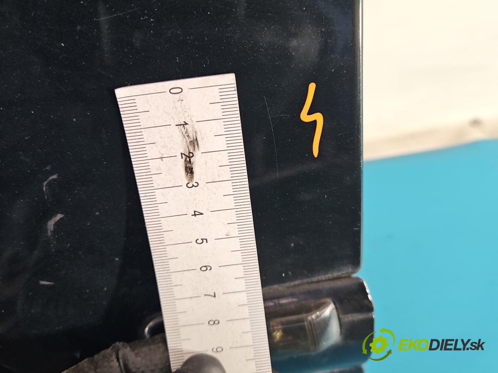 Audi A8 D3 2002-2009 3.0 tdi 232KM automatic 171 kW 2967 cm3 4- blatnik přední levý  (Levý přední blatník)