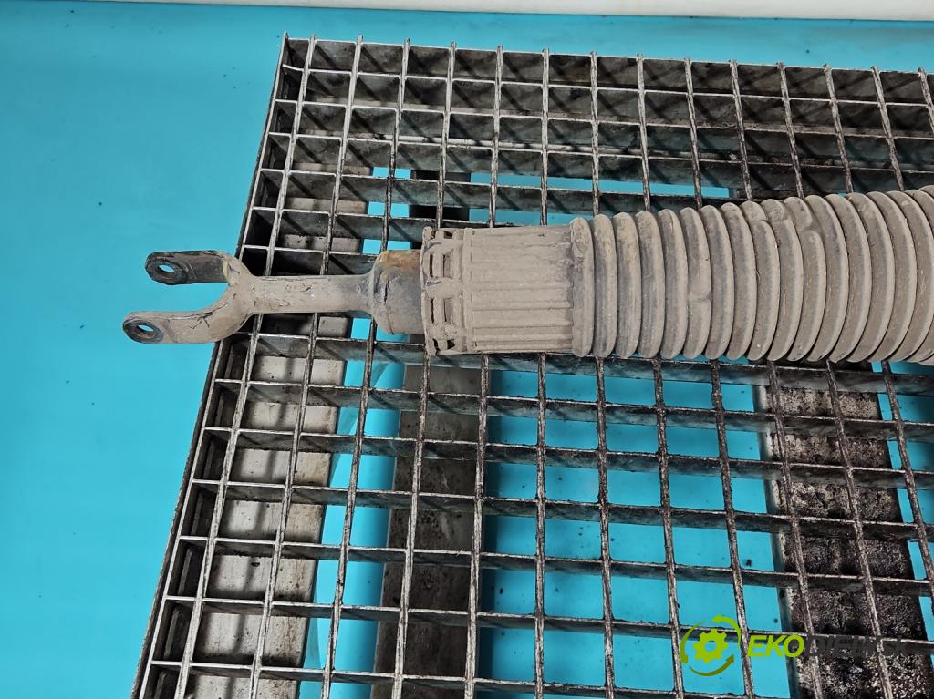 Audi A8 D3 2002-2009 3.0 tdi 232KM automatic 171 kW 2967 cm3 4- tlumič přední pravý 4E0616040AF (Klika dveří ostatní)