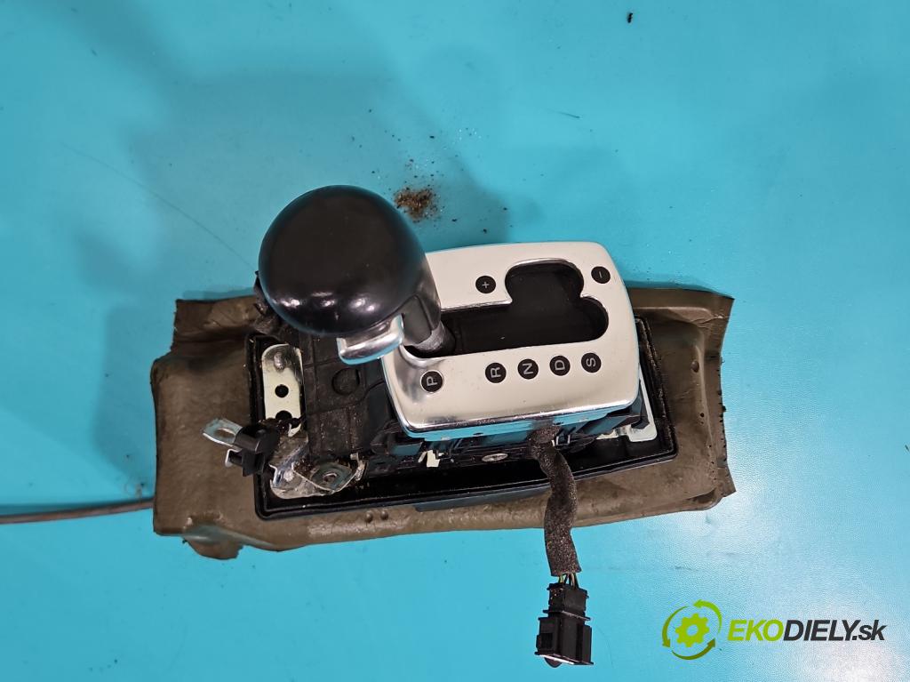 Audi A8 D3 2002-2009 3.0 tdi 232KM automatic 171 kW 2967 cm3 4- Páka: Změny: stupeň,rýchlosť 4E1713111B (Rýchlostná páka (kulisa))