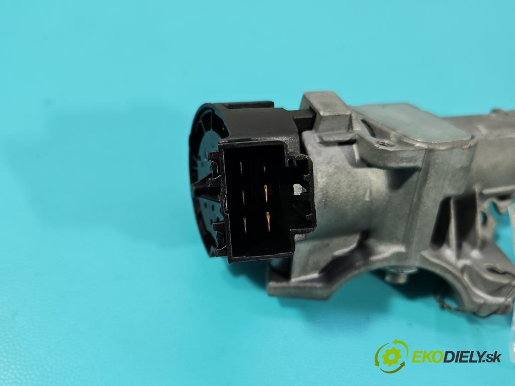 Seat Ibiza IV 6J 2008-2017 1.6 tdi 105 HP manual 77 kW 1598 cm3 5- Spínačka 6R0905851D (Spínacia skrinka)