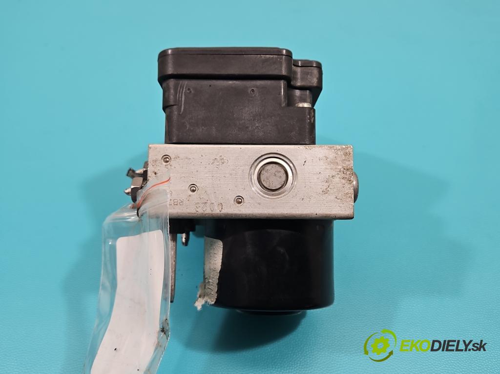 Renault Megane III 2008-2016 1.5 dci 110 HP manual 81 kW 1461 cm3 5- čerpadlo abs 476606747R (Pumpa ABS)