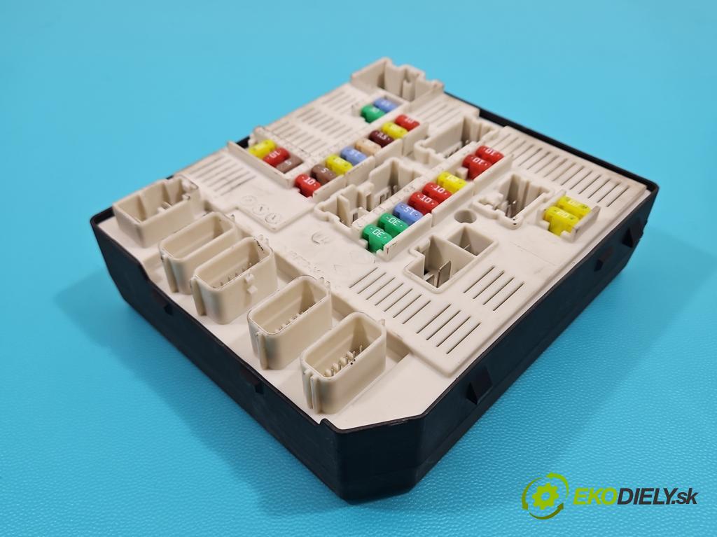 Renault Megane III 2008-2016 1.5 dci 110 hp manual 81 kW 1461 cm3 5- skříňka pojistková 284B60168R (Pojistková skříňka)