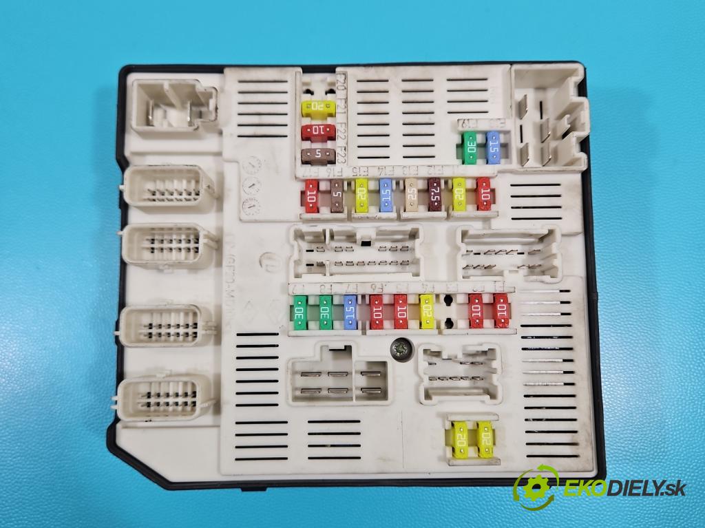 Renault Megane III 2008-2016 1.5 dci 110 hp manual 81 kW 1461 cm3 5- skříňka pojistková 284B60168R (Pojistková skříňka)