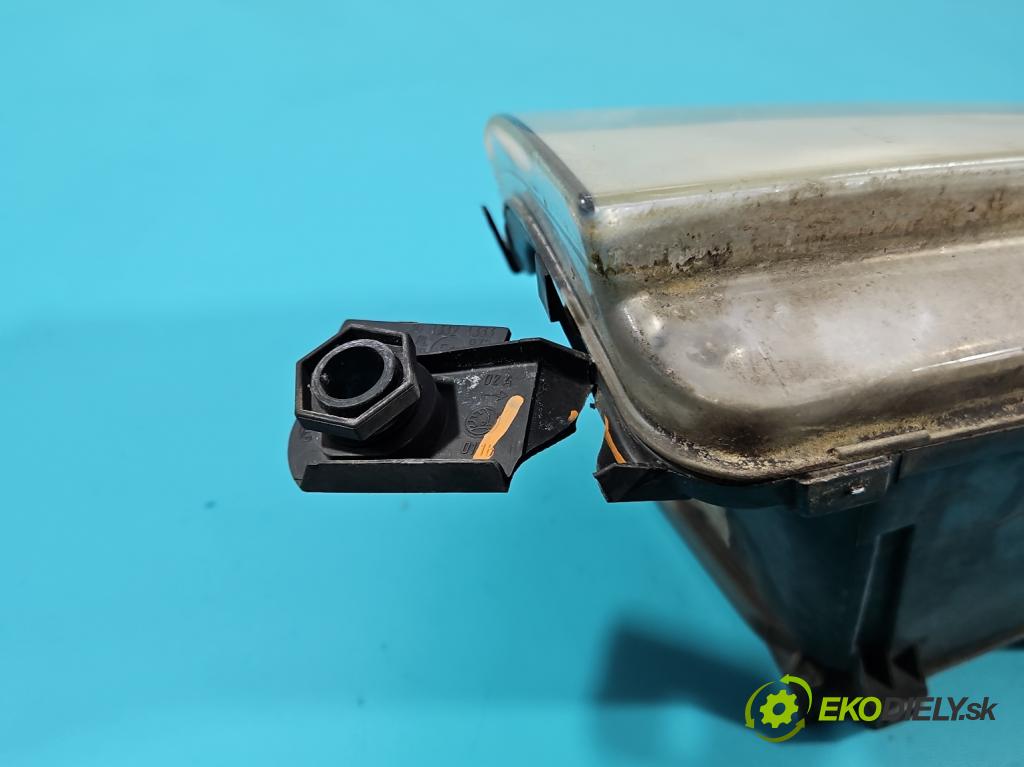 Skoda Fabia I 1999-2007 1.4 16V 75 HP manual 55 kW 1390 cm3 5- Reflektor: ľavý  (Kľučka dverí ostatné)