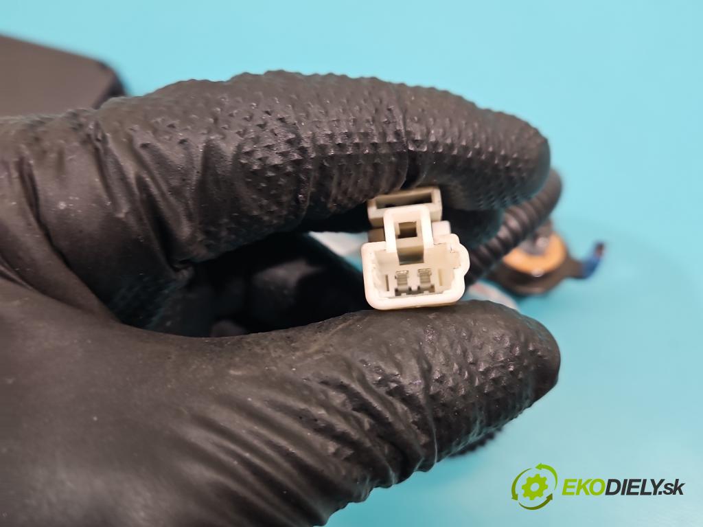 Hyundai Tucson III 2015-2020 1.6 GDI 132  HP manual 97 kW 1591 cm3 5- pas bezpečnosť: predné pravý 88830-D7000