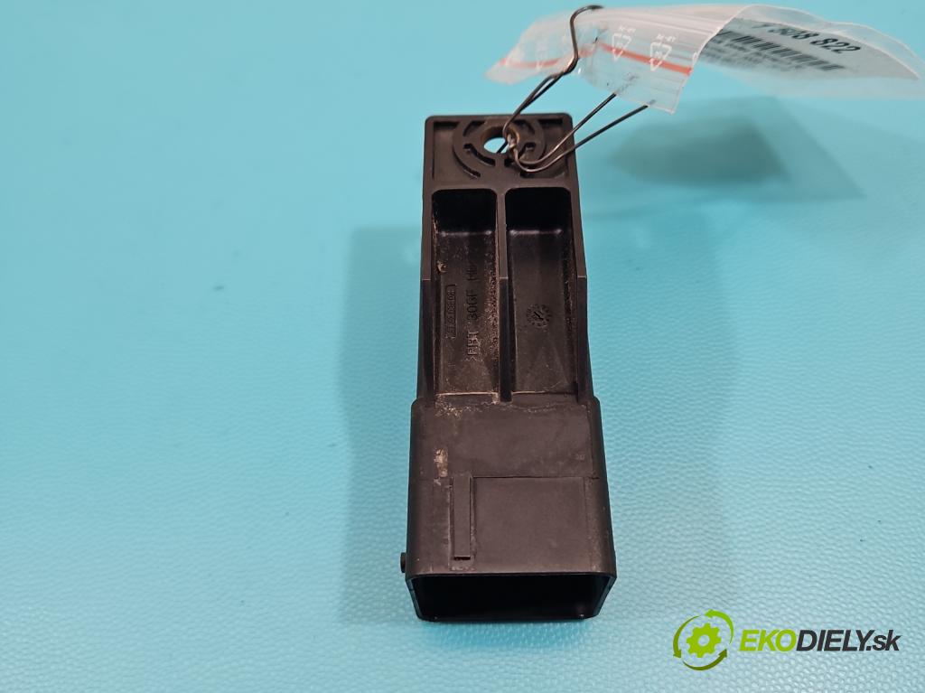 Peugeot Partner II 2008-2018 1.6 hdi 90 HP manual 66 kW 1560 cm3 5- Relé: svíčky: zařicích: 9802424080 (Relé)