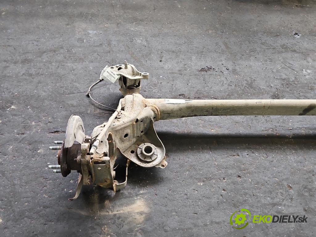 Opel Astra V  2015-2022 1.5 cdti 105 hp manual 77 kW 1496 cm3 5- zadní výztuha  (Zadní výztuha)