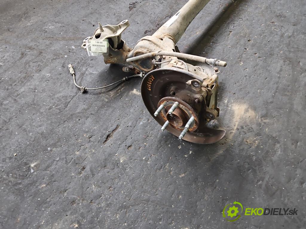 Opel Astra V  2015-2022 1.5 cdti 105 hp manual 77 kW 1496 cm3 5- zadní výztuha  (Zadní výztuha)