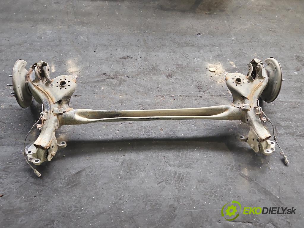 Opel Astra V  2015-2022 1.5 cdti 105 hp manual 77 kW 1496 cm3 5- zadní výztuha  (Zadní výztuha)