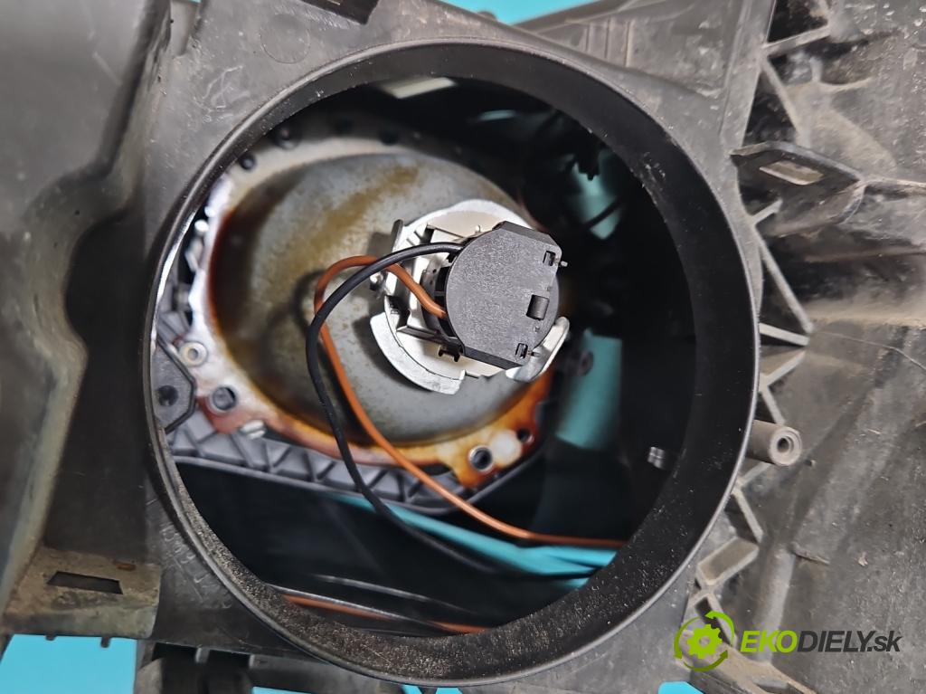 Skoda Octavia II 2004-2013 1.9 tdi 105 hp manual 77 kW 1896 cm3 5- světlo pravý  (Pravé přední světlo)