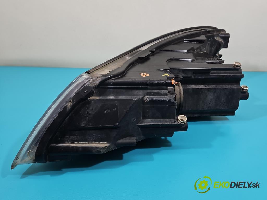 Skoda Octavia II 2004-2013 1.9 tdi 105 hp manual 77 kW 1896 cm3 5- světlo pravý  (Pravé přední světlo)