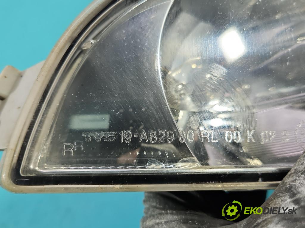 Skoda Octavia II 2004-2013 1.9 tdi 105 hp manual 77 kW 1896 cm3 5- Halogen pravý  (Klika dveří ostatní)