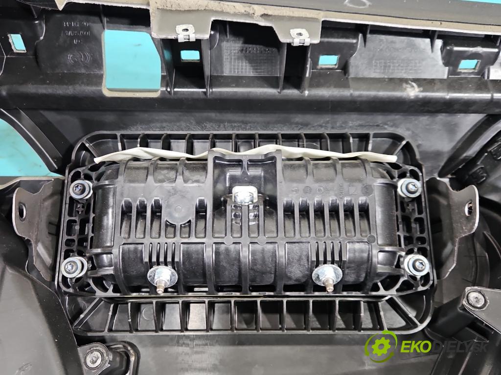 Skoda Superb III 2015-2024 2.0 tdi 190 hp automatic 140 kW 1968 cm3 5- kokpit,přistrojova deska