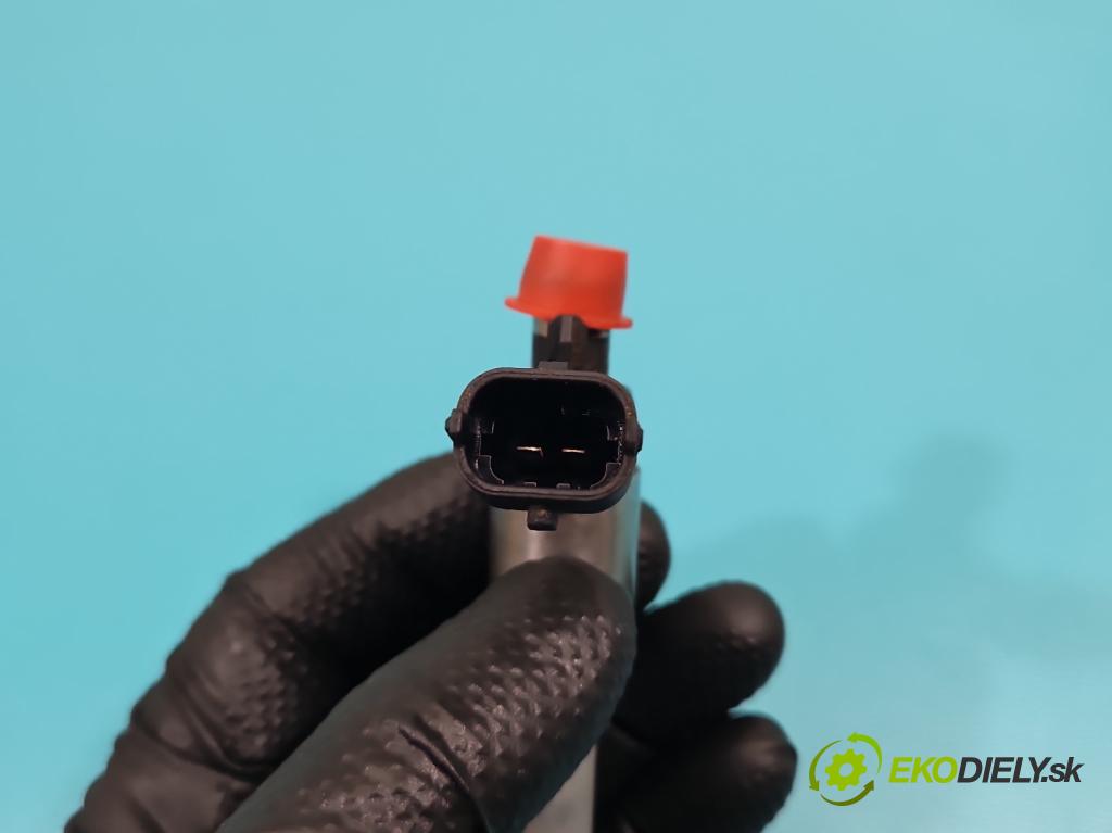 Hyundai Tucson III 2015-2020 1.6 GDI 132 hp manual 97 kW 1591 cm3 5- vstřikovač 0261500100 (Vstřikovač paliva)