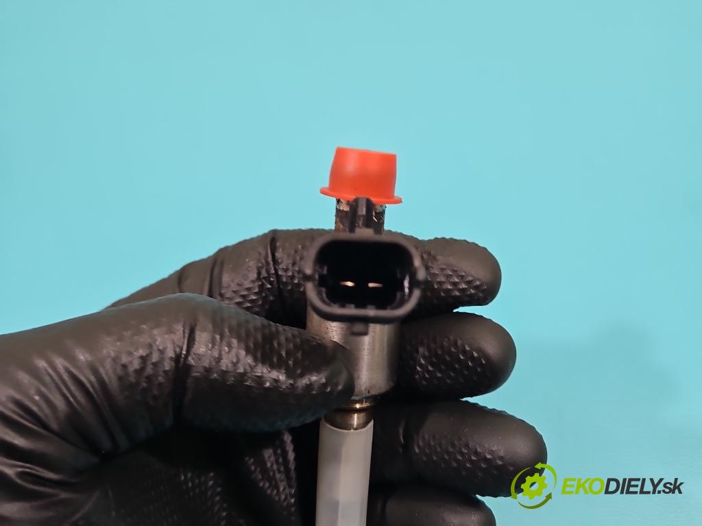 Hyundai Tucson III 2015-2020 1.6 GDI 132 hp manual 97 kW 1591 cm3 5- vstřikovač 0261500100 (Vstřikovač paliva)