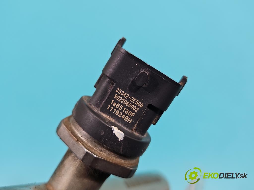 Hyundai Tucson III 2015-2020 1.6 GDI 132  HP manual 97 kW 1591 cm3 5- lišta vstrekovacia 35350-2B110 (Vstrekovacia lišta)